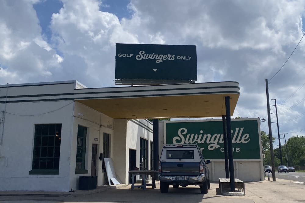 Swingville Golf Club expands indoor sports offerings in Hyde Park