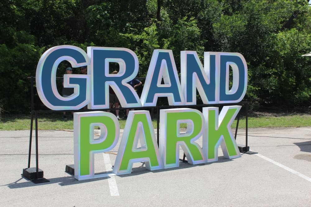Grand Park sign 