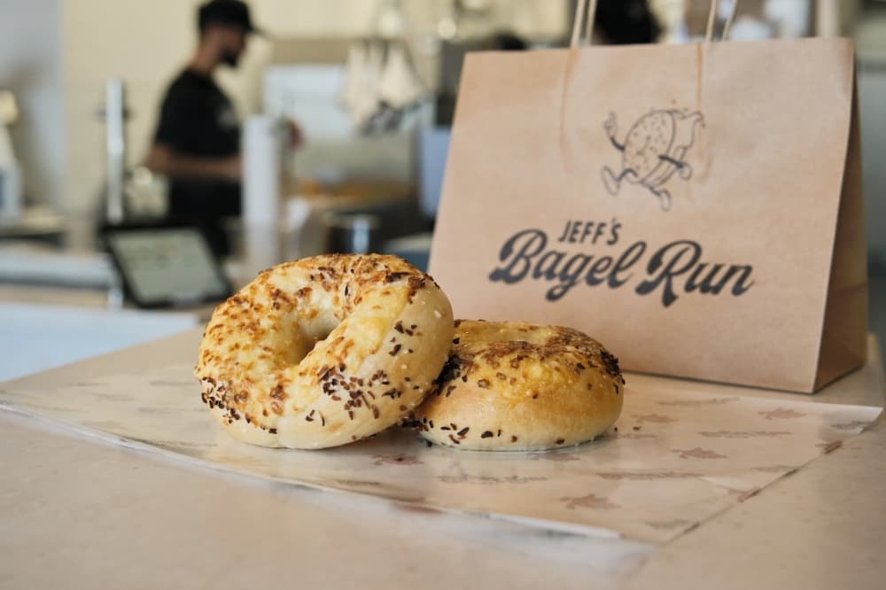 Popular bagel franchise plans new location in Houston Heights