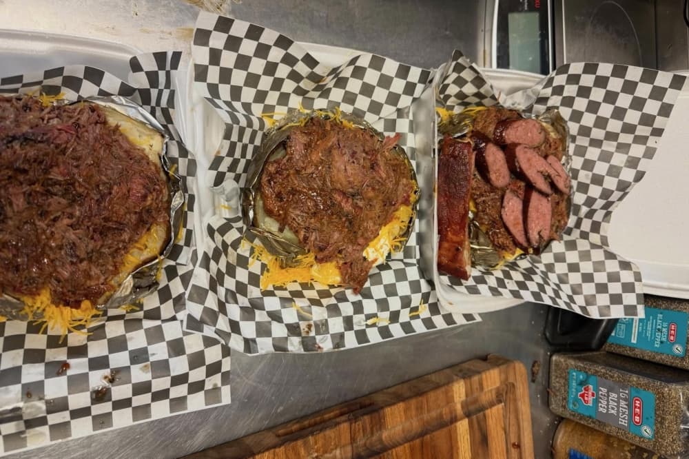 3 G’s BBQ and Catering now offering smoked meats, baked potatoes in The Food Zone in New Caney