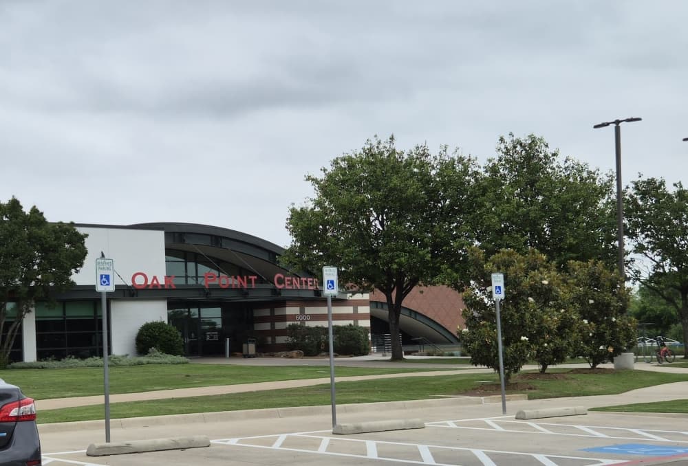 3 slide stairway towers at Plano's Oak Point and Carpenter Park recreation centers to close temporarily for maintenance, repainting