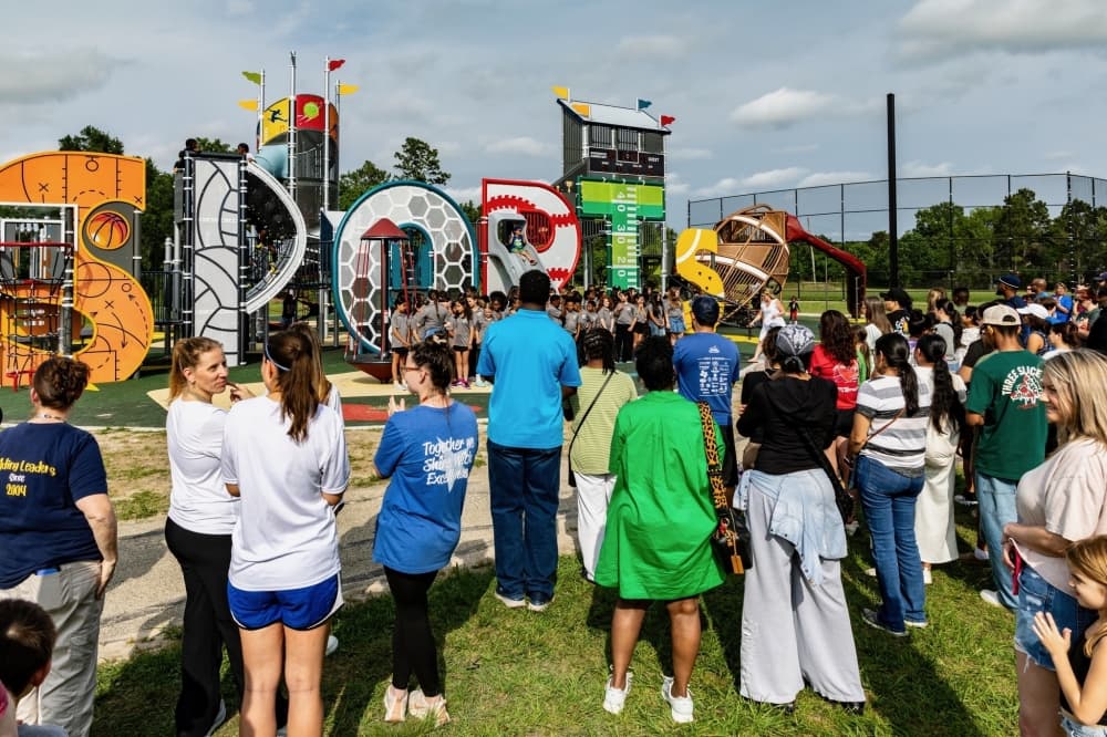 Summerwood Elementary officials unveil 'Sports All-Star'-themed playground