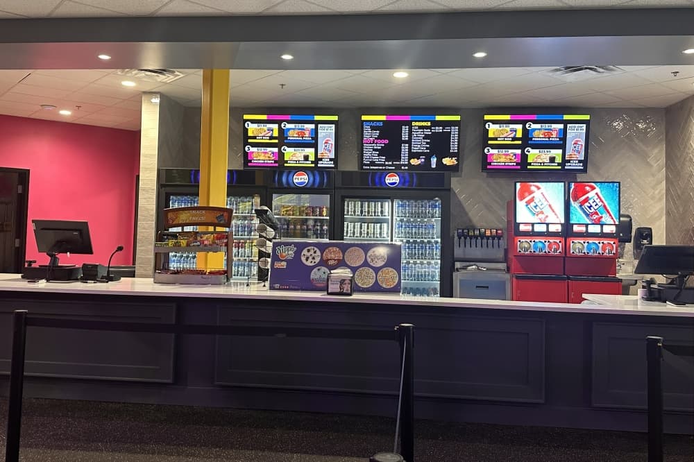 A cafe area will serve pizza, chicken strips, mozzarella sticks, pretzels, ICEEs, Dippin’ Dots, nachos, hot dogs and more, (Heather McCullough/Community Impact)