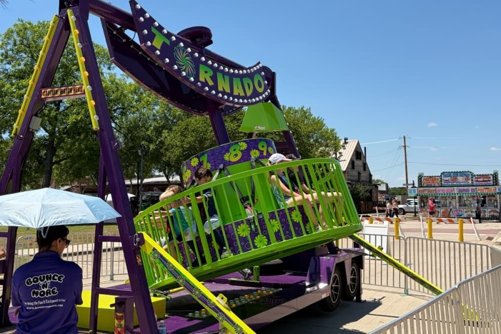 Carnival ride