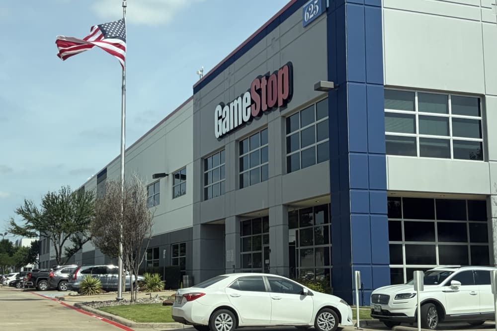 Grapevine-based GameStop makes $55.5B offer for eBay