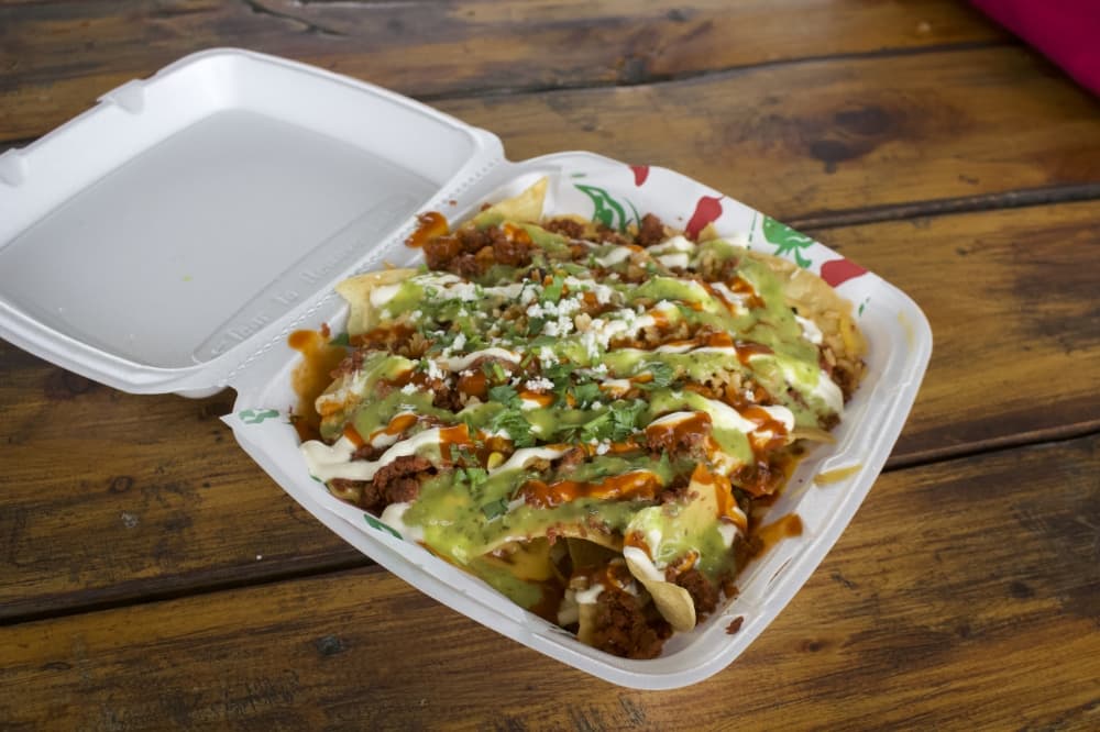 chicken nachos with toppings