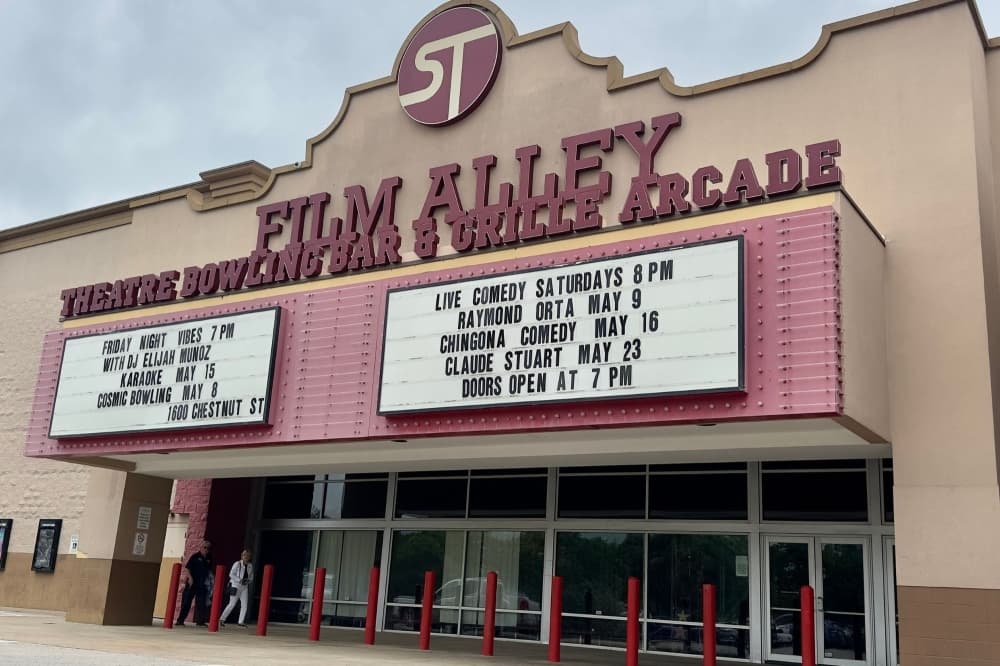Film Alley Bastrop brings giveaways, classic movies to centennial celebration
