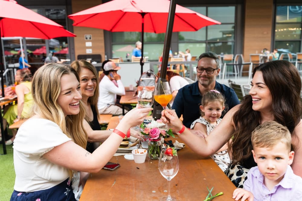 Mother's Day market, murder mystery dinner show: 5 Dallas-Fort Worth area events to attend May 8-10