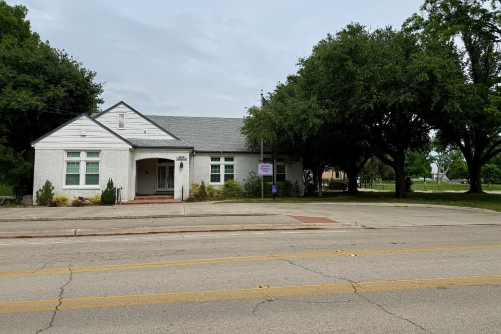 City officials renew Denton Woman's Club building lease in 4-3 vote