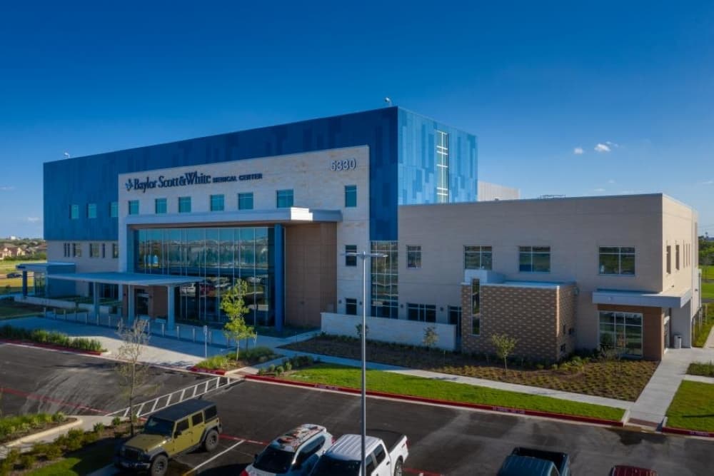 Buda hospital expands specialty care with sports orthopedics specialist