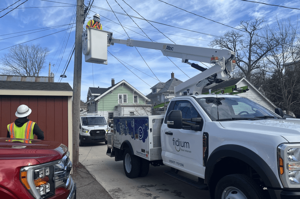 fidium team installing wifi service in katy