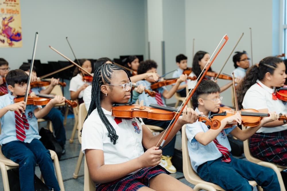 children playing the violin