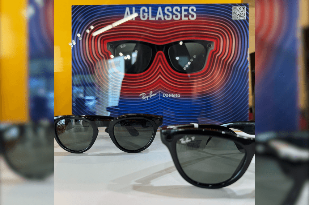 AI Glasses in case