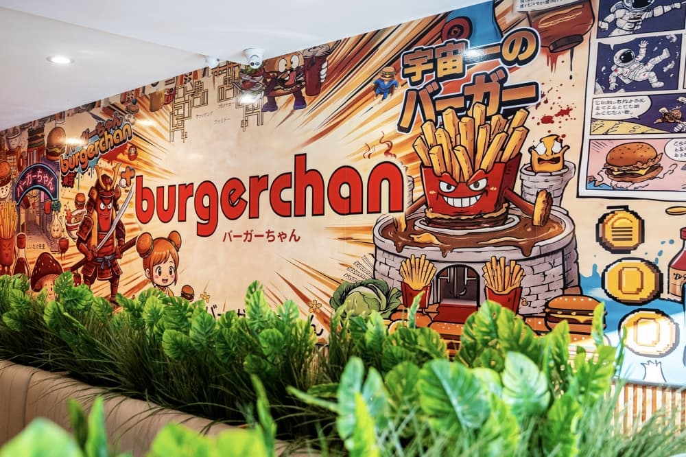 Burger-chan opens new location in the Heights
