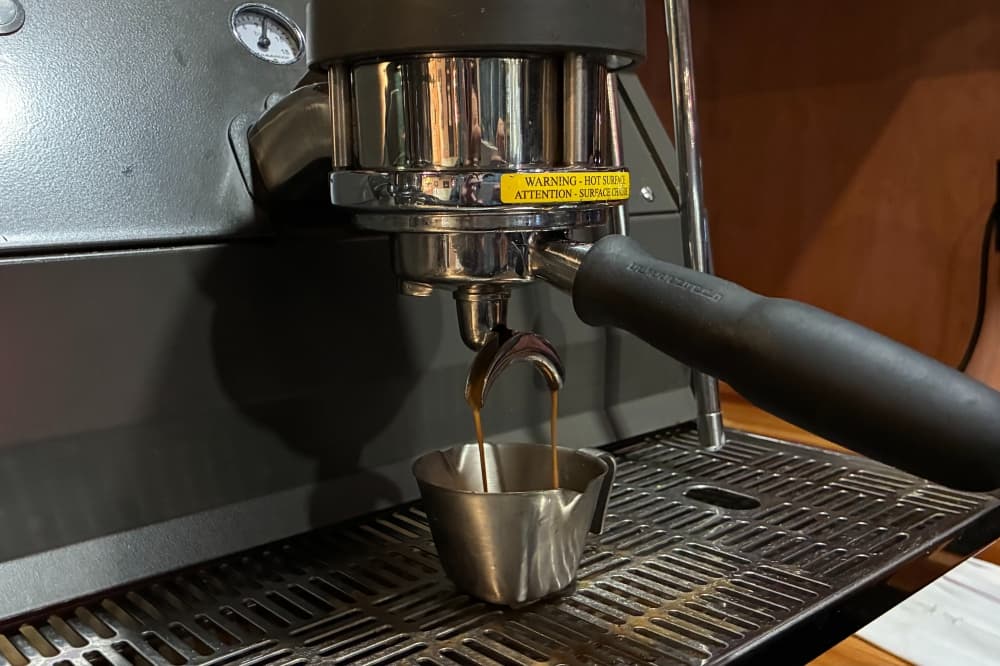The menu at La Dosis features espresso drinks, lattes and seasonal specials that rotate monthly. (Jessica McLaren/Community Impact)