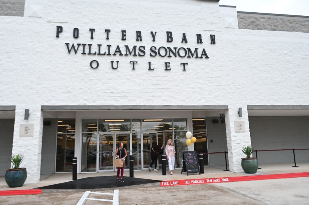 The new Pottery Barn and Williams Sonoma outlet held a grand opening May 21.