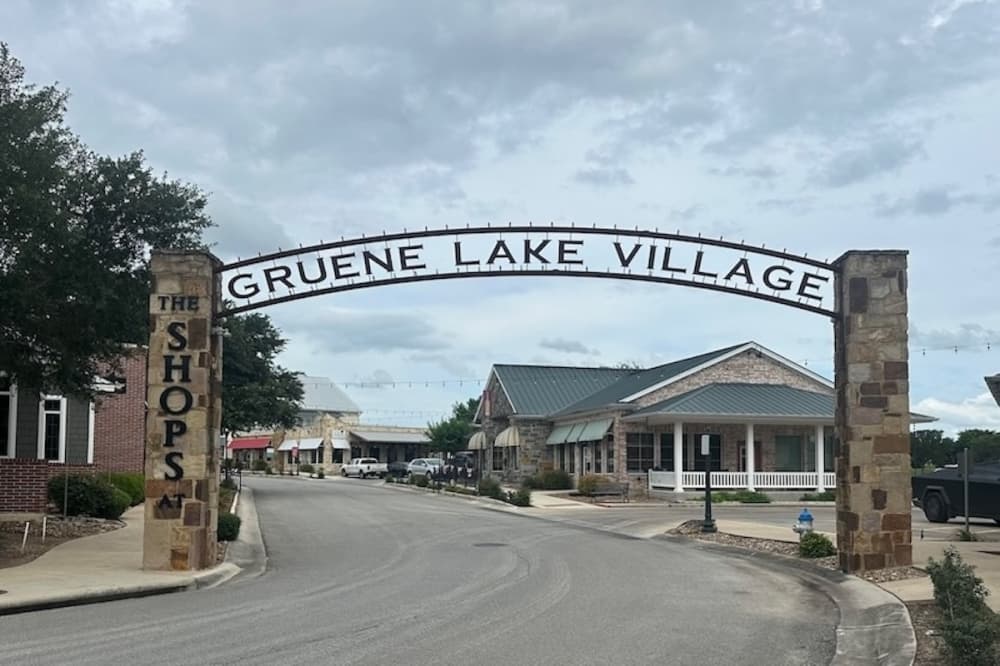 3 businesses now open in Gruene Lake Village