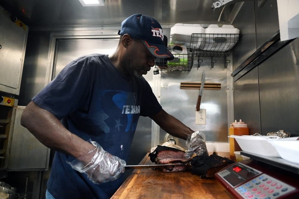 Cedar Park amends food truck regulations to comply with new state law