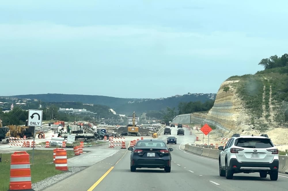 Signal at H-E-B, Loop 360: 3 local transportation updates