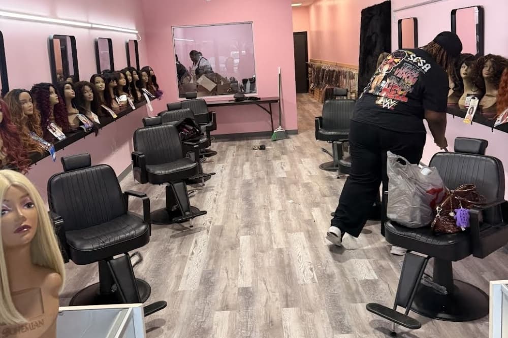 Super Barber Shop opens salon next door to Katy location