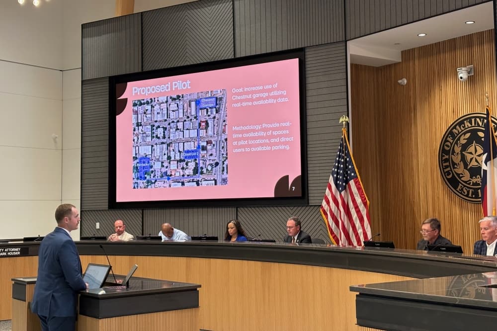 McKinney to pilot new downtown parking management signs