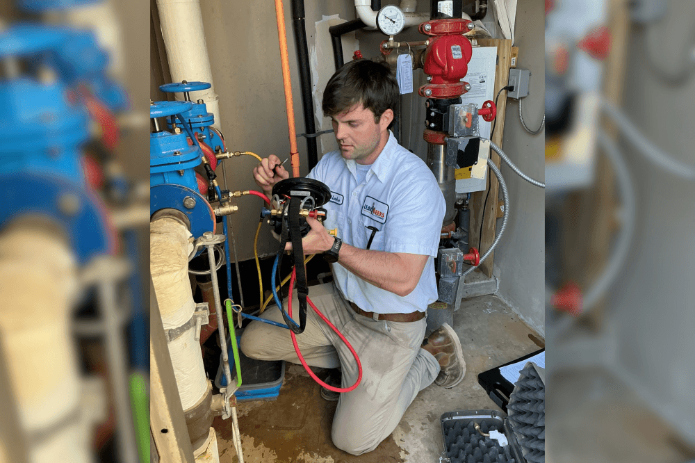 dfw plumber working