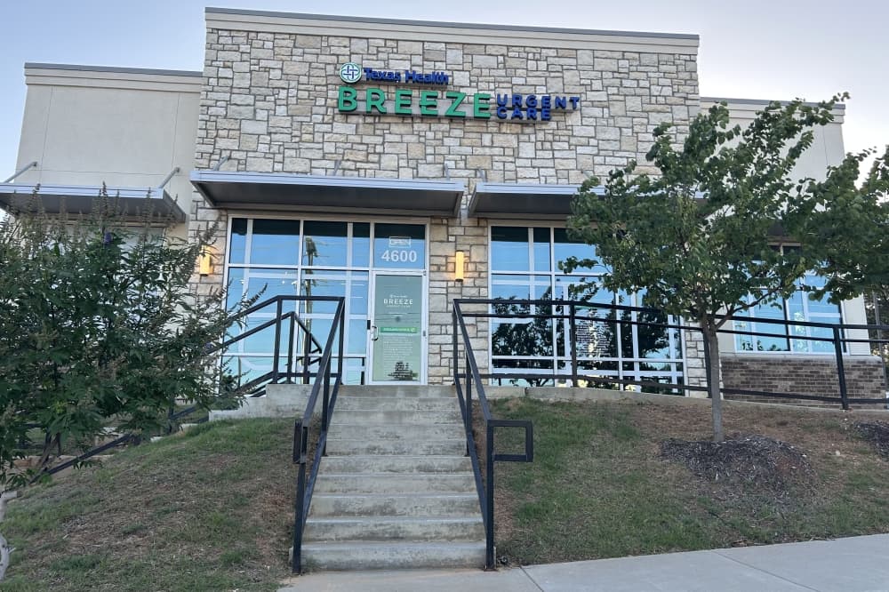 Texas Health Breeze Urgent Care provides treatment for non-life-threatening illnesses and injuries at its Denton location. (Hannah Hoffman/Community Impact)