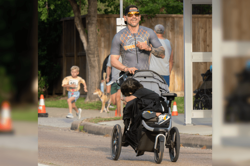 chess running with his child