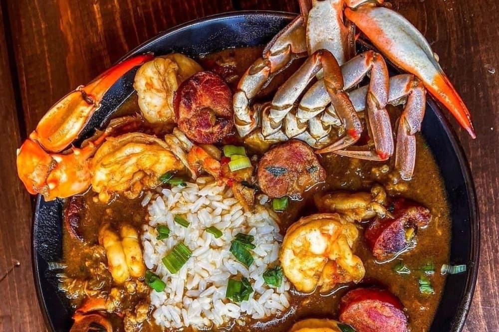Hot pot, halal burgers and baklava: 6 Austin metro dining updates
