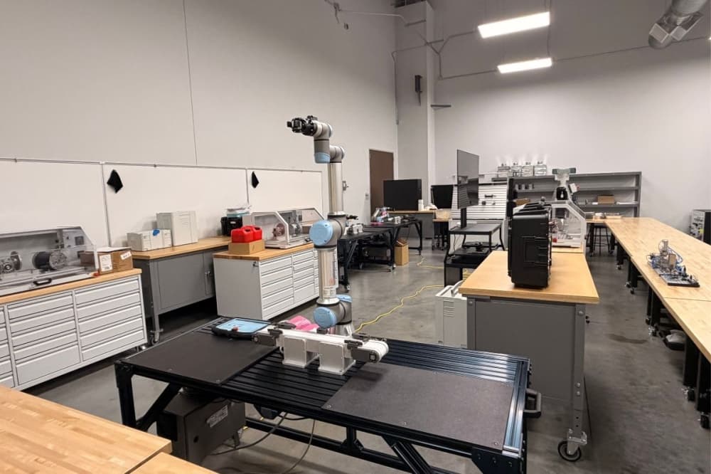 The Mechatronics lab is equipped with start of the art equipement to train students on modern-day mechanics and technology. (Cole Gee/Community Impact)