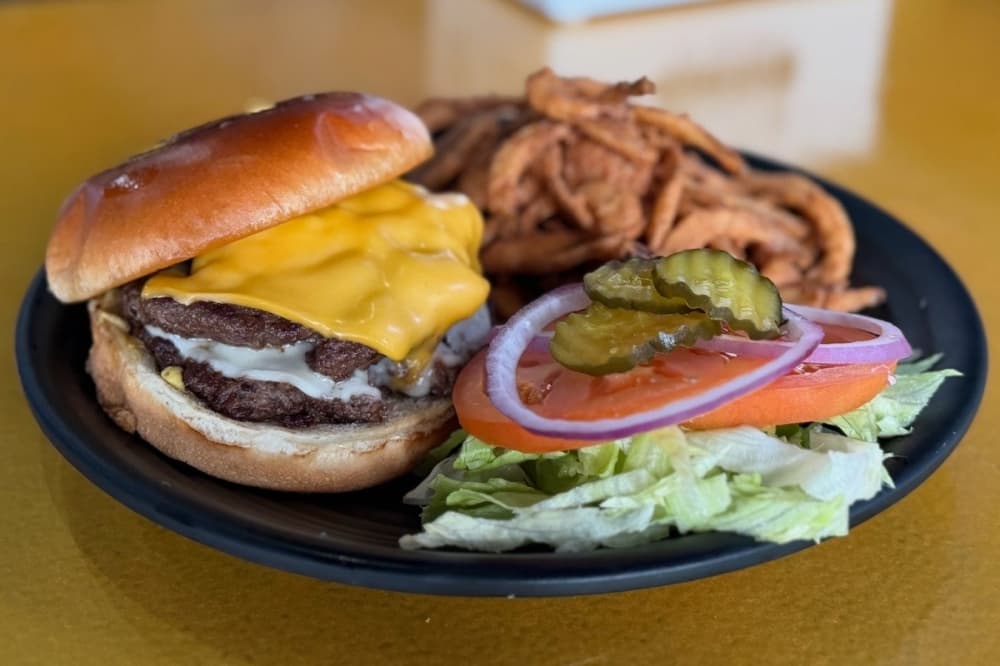 Eagle Tavern provides gathering spot for drinks, food in Keller