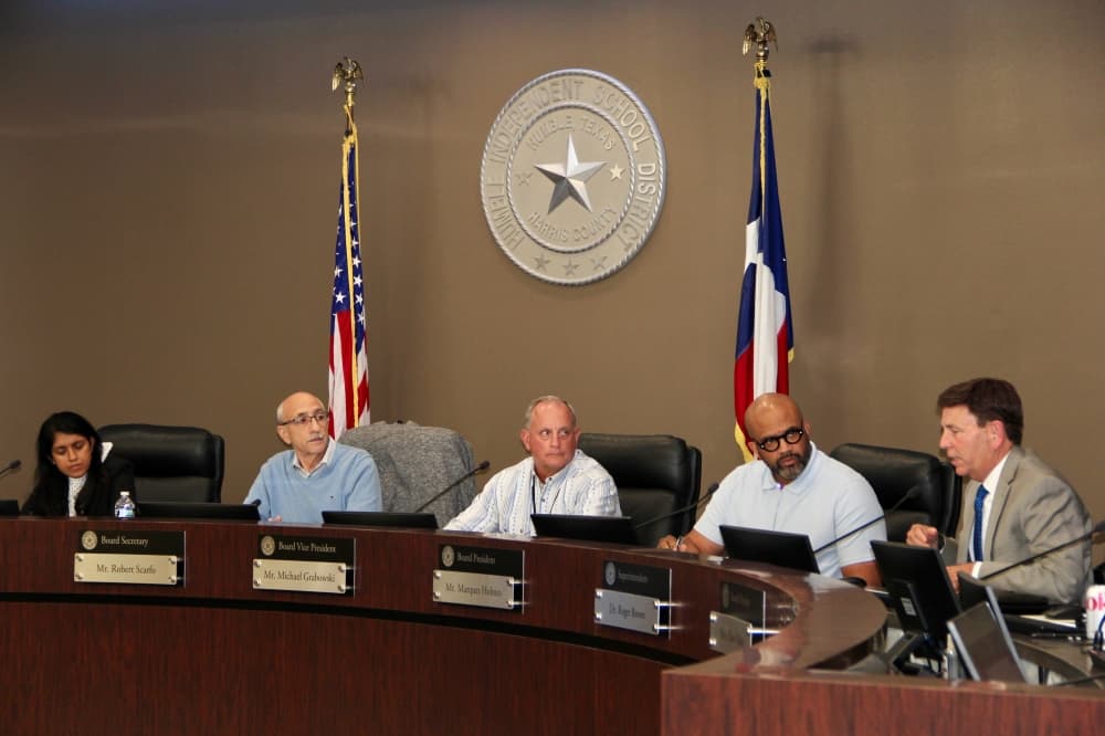 Humble ISD votes to reduce size of district's school library advisory council