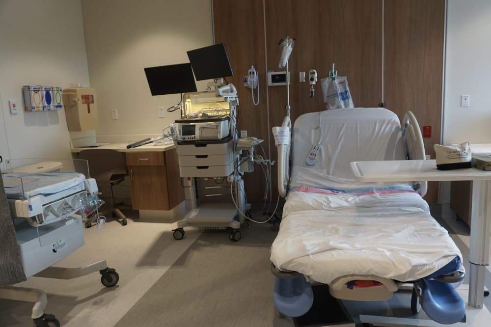 A standard labor and delivery room at the new Ascension Seton Women's Hospital includes space for mother, baby and a support partner. (Jessica McLaren/Community Impact)