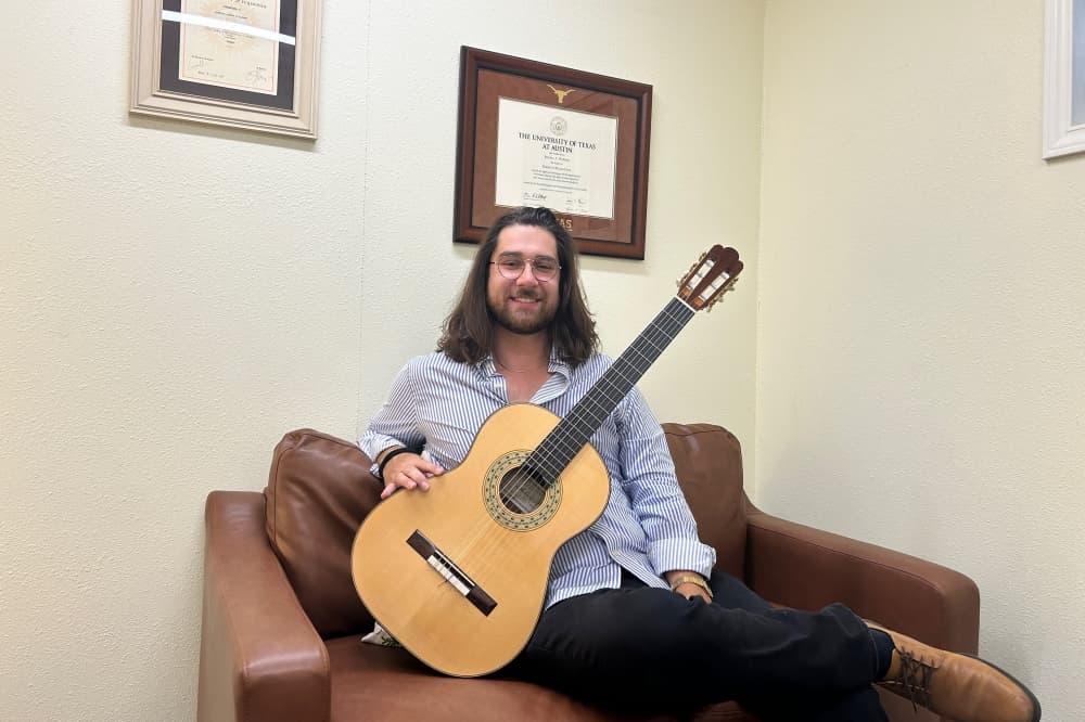 J Waldrip Guitar Studio now offering lessons in downtown Round Rock