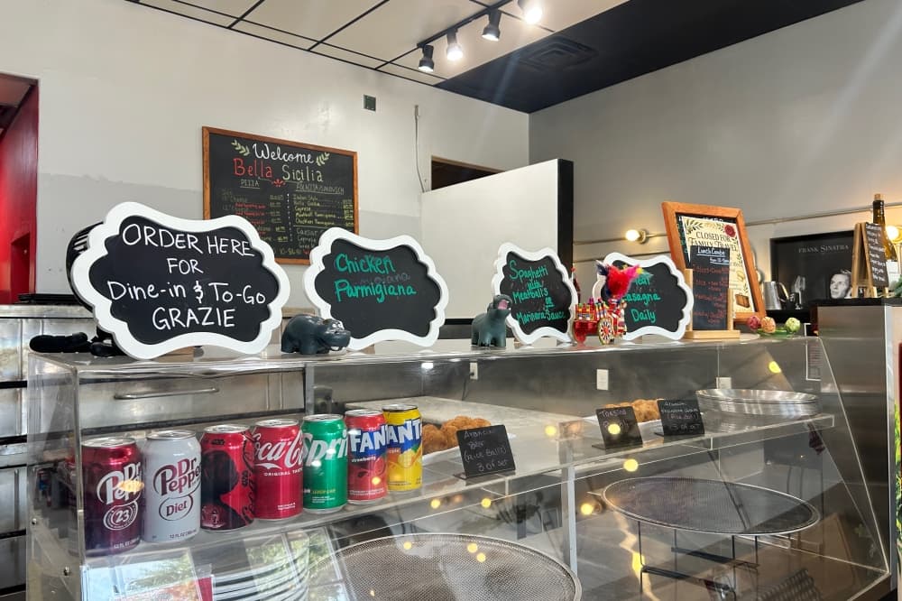 Bella Sicilia offers made-to-order pizzas, sandwiches, and other Italian-inspired menu items for dine-in and to-go. (Brooke Sjoberg/Community Impact)
