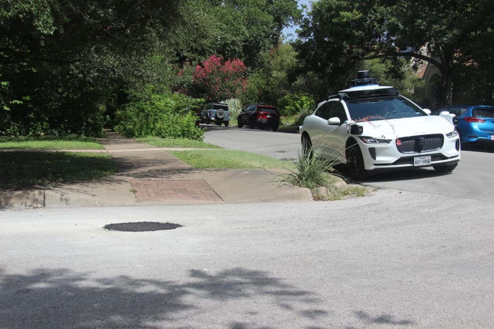 Austin pothole filling