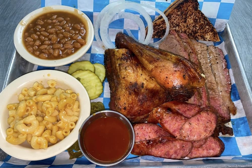 New burger, BBQ restaurant opens in Texas City
