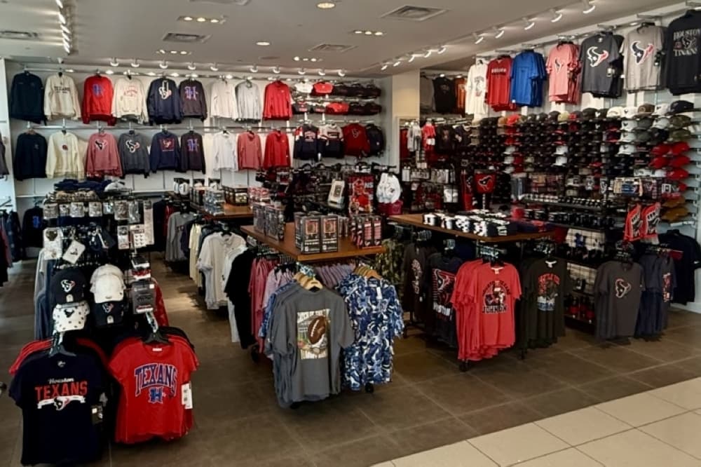 New sports merchandise shop opens in Pearland Town Center