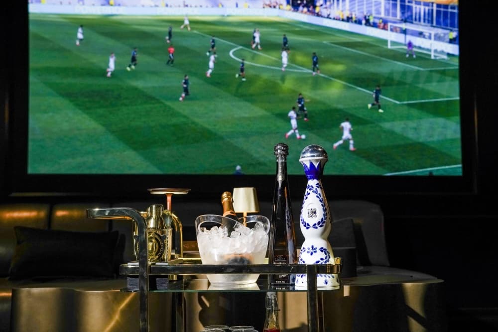 New sporting club opens in Uptown Park