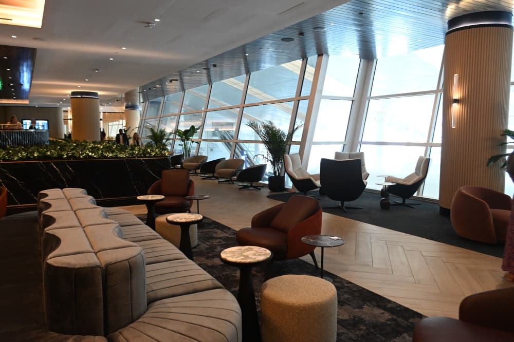 The new Chase Sapphire Lounge by The Club is a split-level lounge totaling 18,000 square feet. 