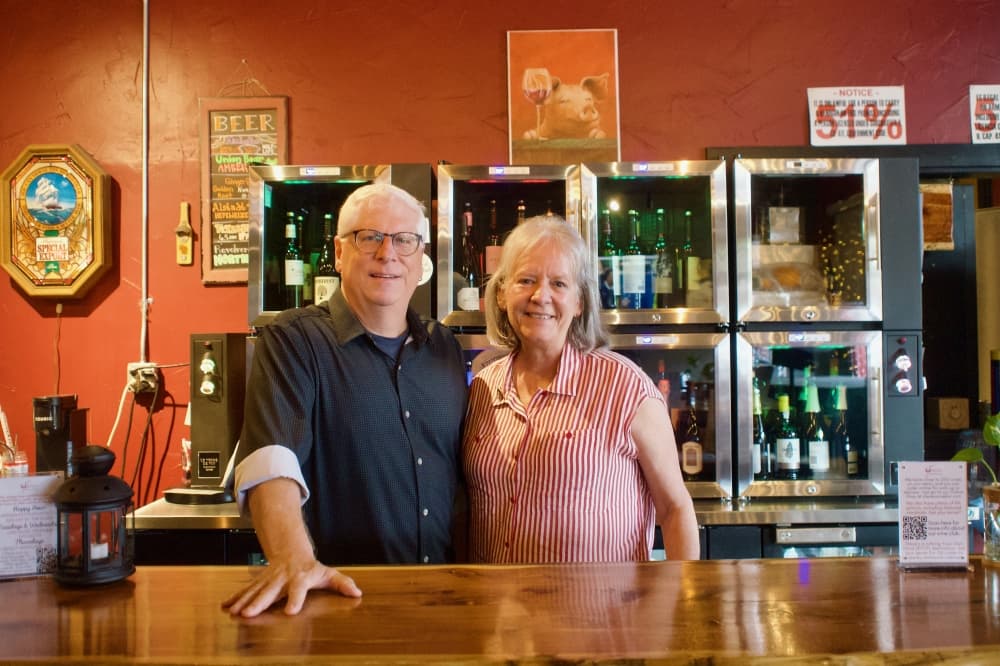Steve's Wine Bar brings wine community together with expansive list, live events