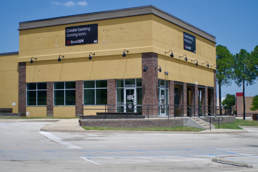 Bank OZK to offer financial services at new Denton location