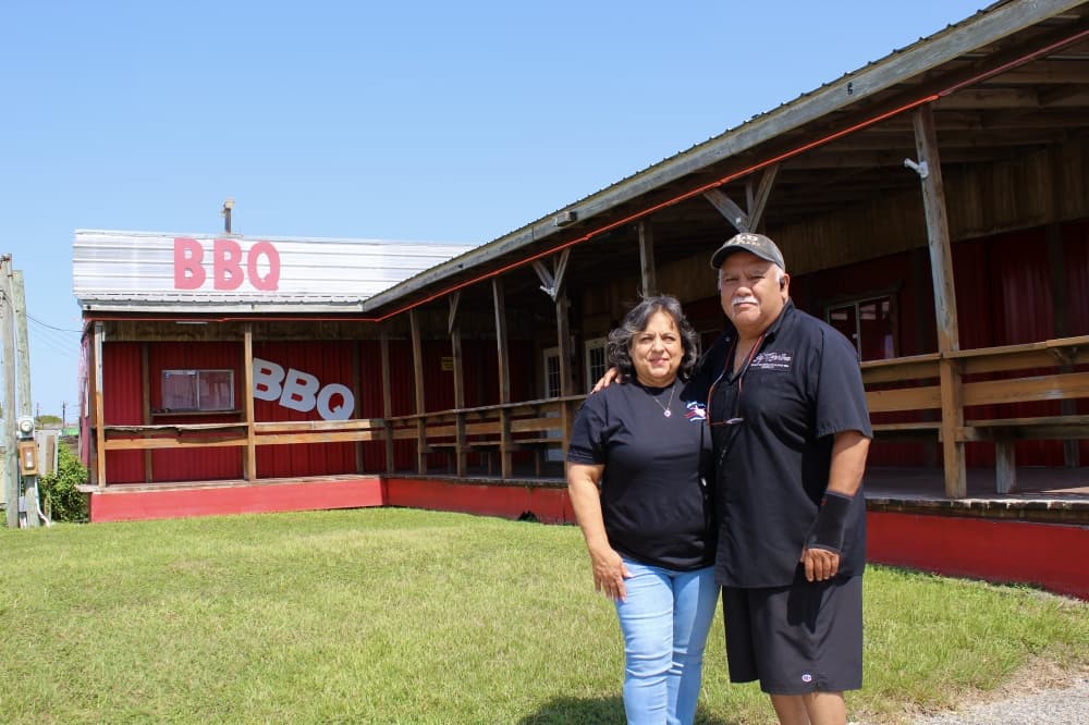 Husband and wife Abel Nuncio and Adriana Nuncio operate Big Bertha. (Jovanna Aguilar/Community Impact)