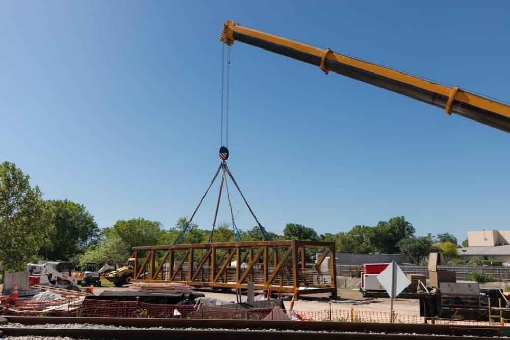 MoKan Trail Bridge installation underway in East Austin