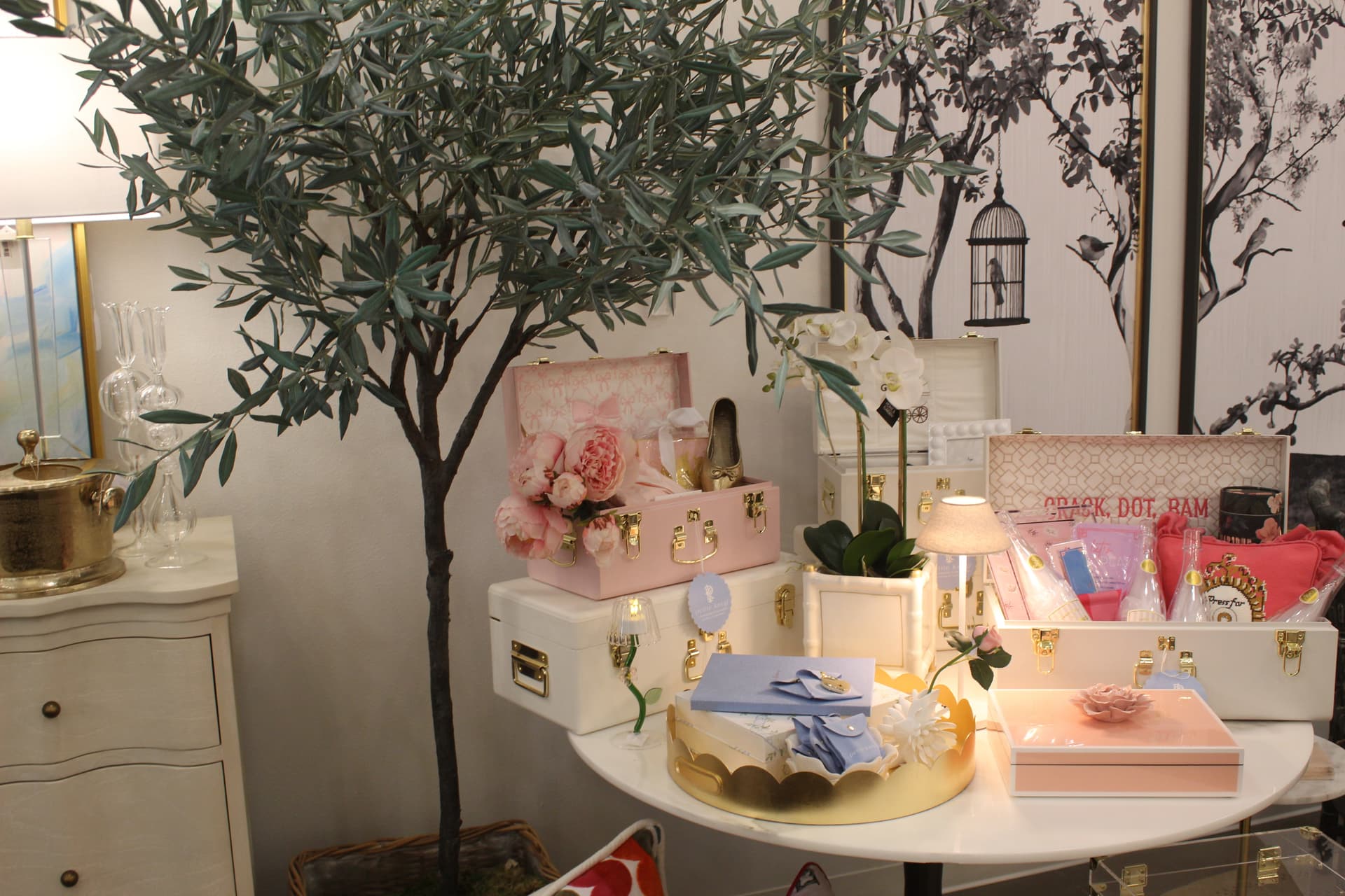 Home decorations are for sale at Barbie's House. (Ashley Yarbrough/Community Impact)