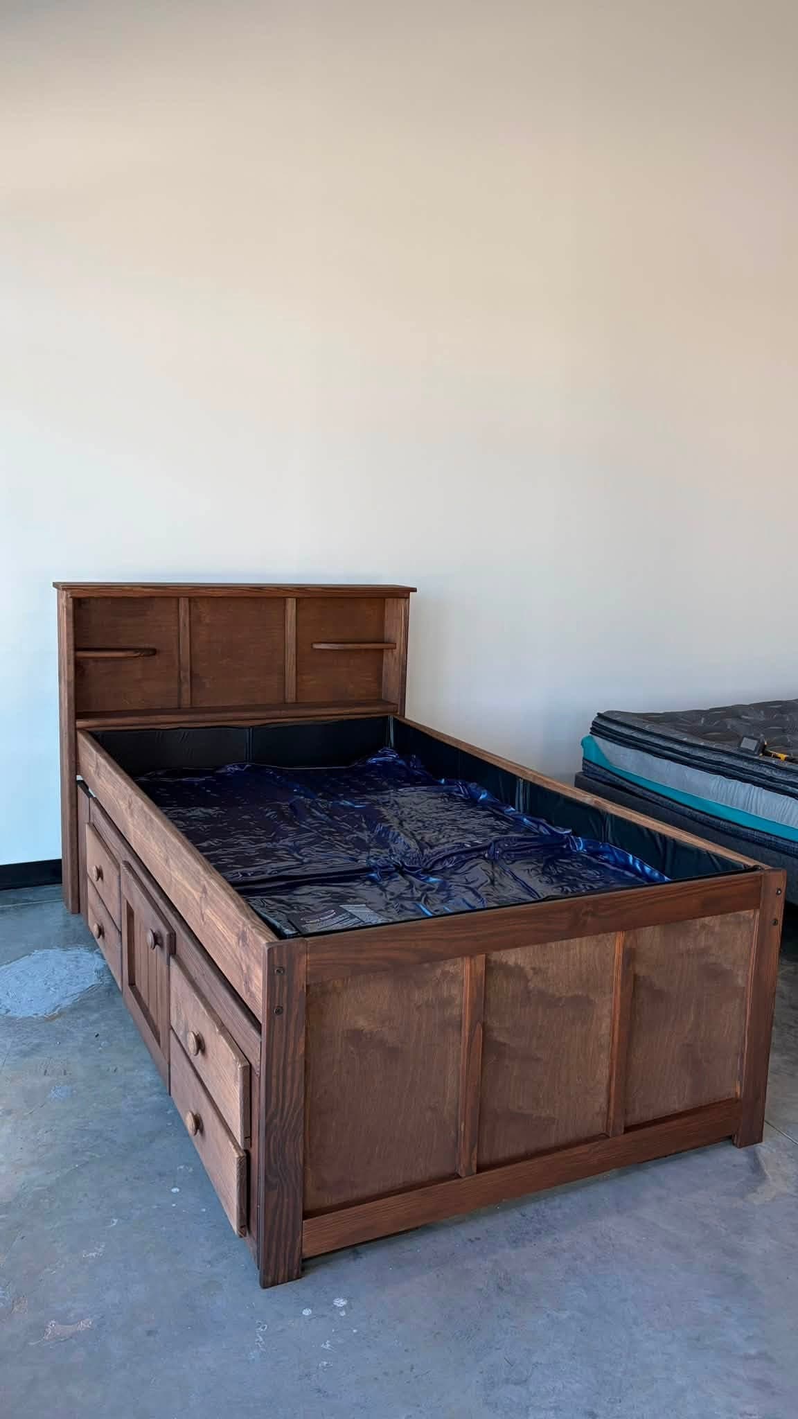 Sleep H2O interior with single water bed