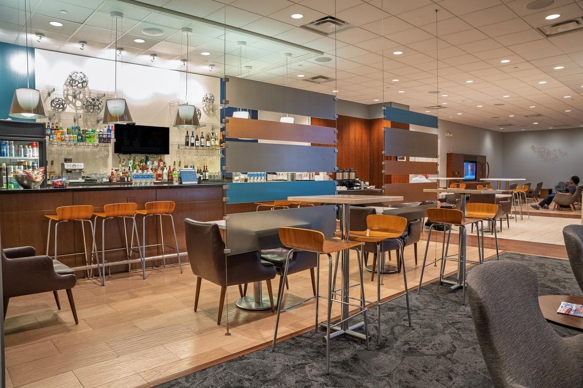 Houston Airport System unveils renovated IAH Executive Club