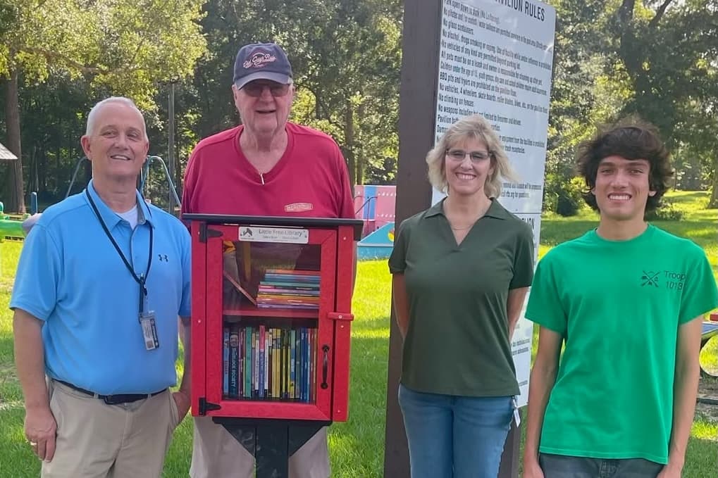 Little Free Library now lending books in Roman Forest City Park