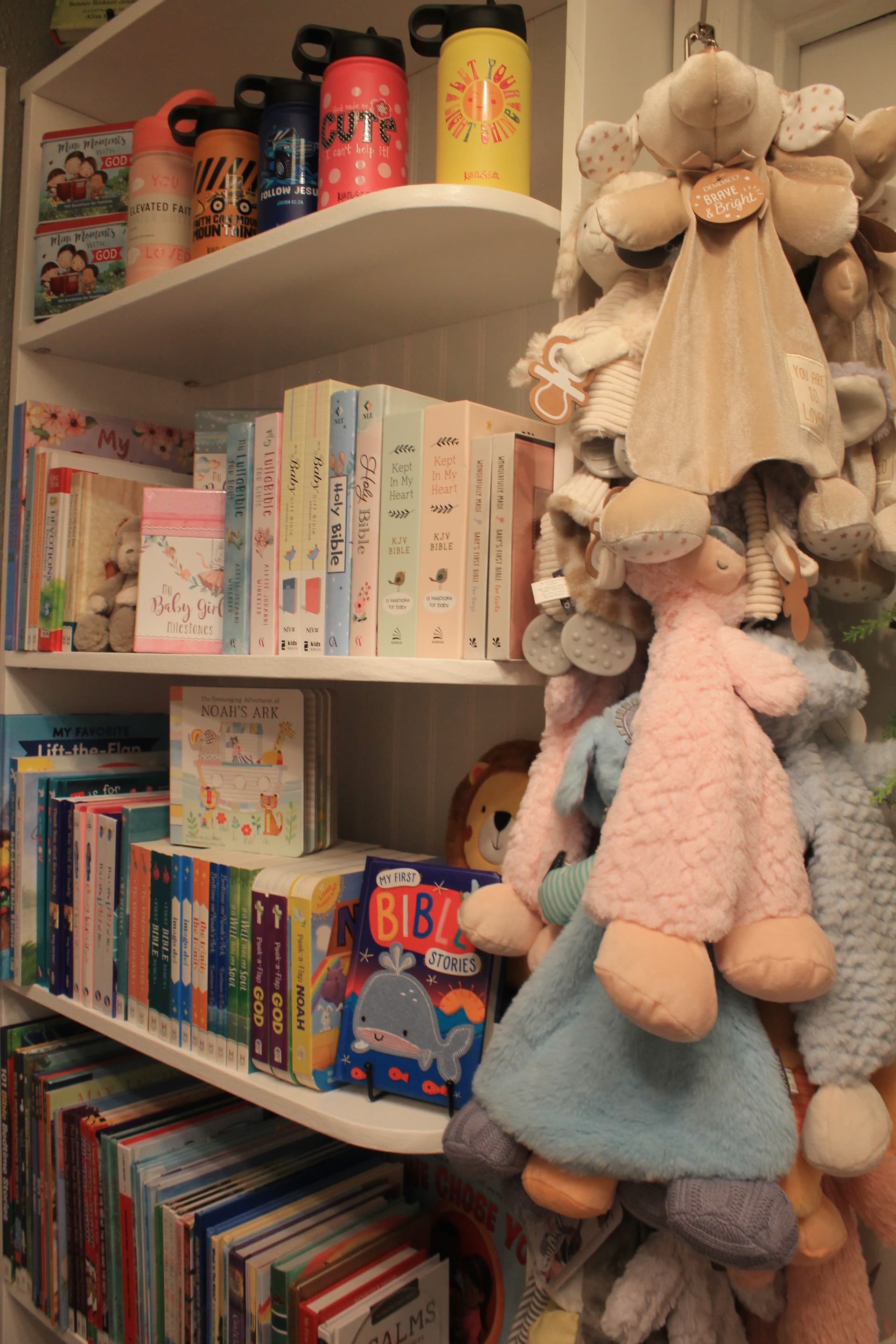 The boutique carries gifts for men, women and children. (Hannah Brol/Community Impact)