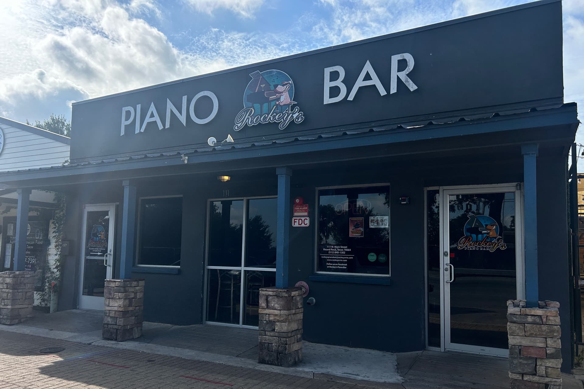 Music venue, bar marks 10 years of tunes in downtown Round Rock